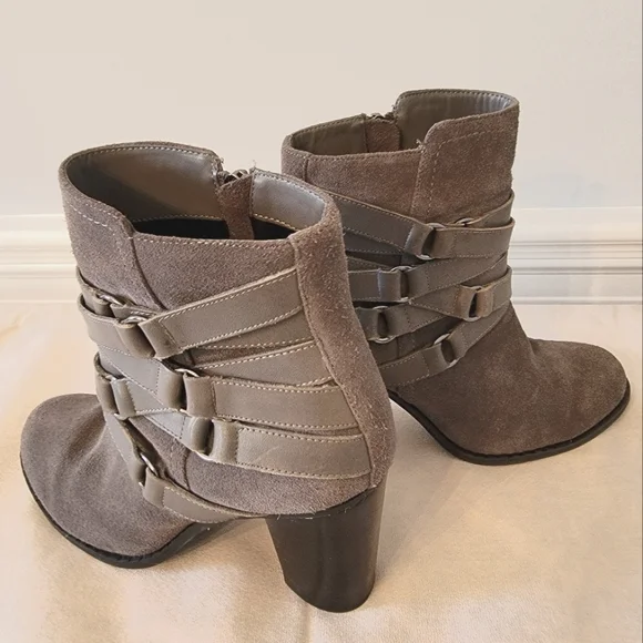 Adrienne Vittadini Boots - Picture 7 of 8